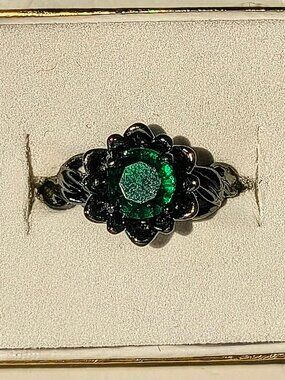 Black stainless steel emerald flower ring size 8 NWT